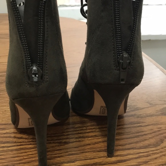 Green laces up heels - suede material - Picture 3 of 3